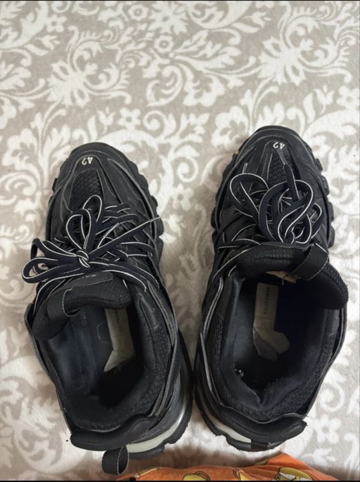 Balenciga led track
