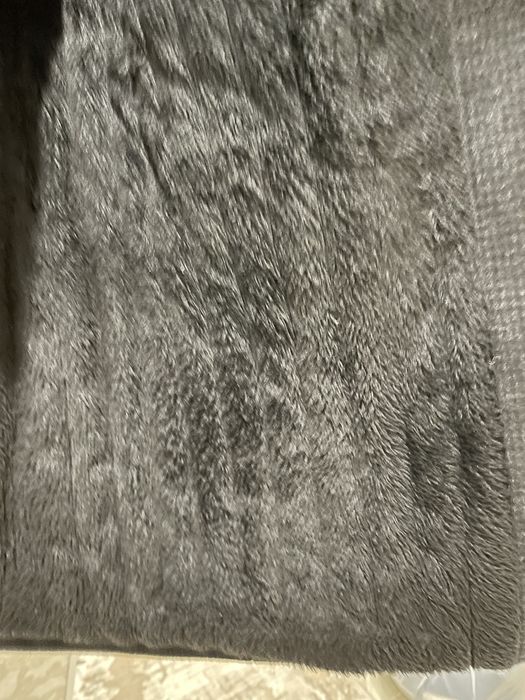 Мужское пальто темно-серого цвета