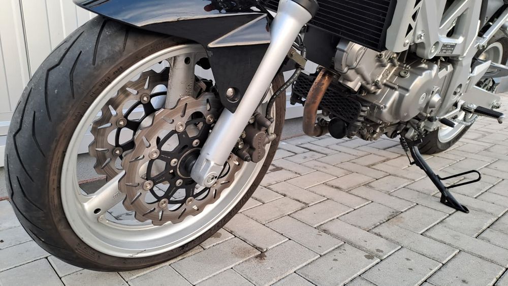 MotoFly Ploiesti vinde Suzuki SV650N 2003