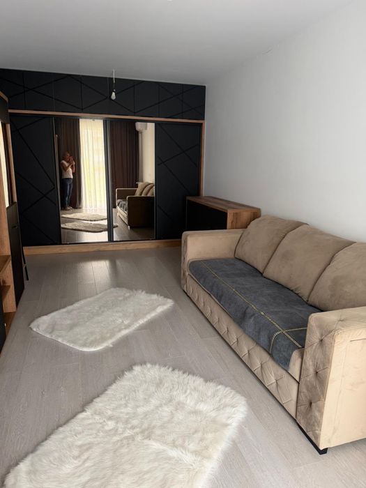 Dau in chirie apartament doua camere
