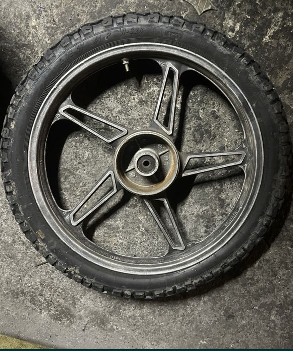 Продам колесо срочно