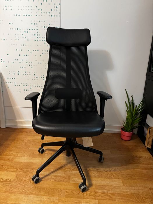 Scaun birou ergonomic IKEA JÄRVFJÄLLET (Piele naturală Glose Alb/Negru) cu brațe reglabile