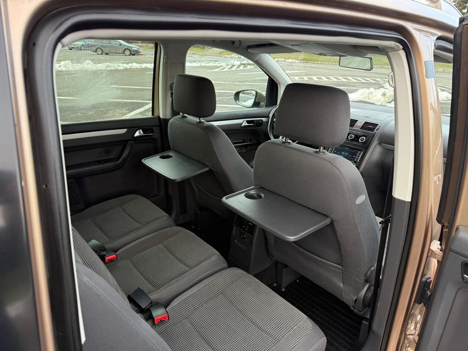 Volkswagen Touran Euro 5 an fabricație 2011 Motor 1.6 TDI