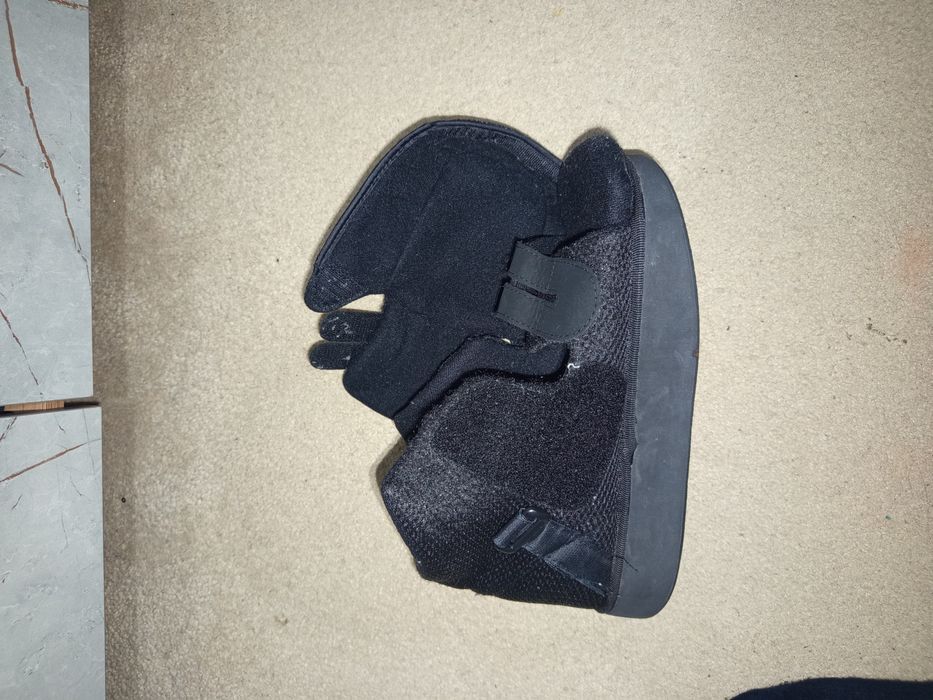 Продам Ботинок Барука