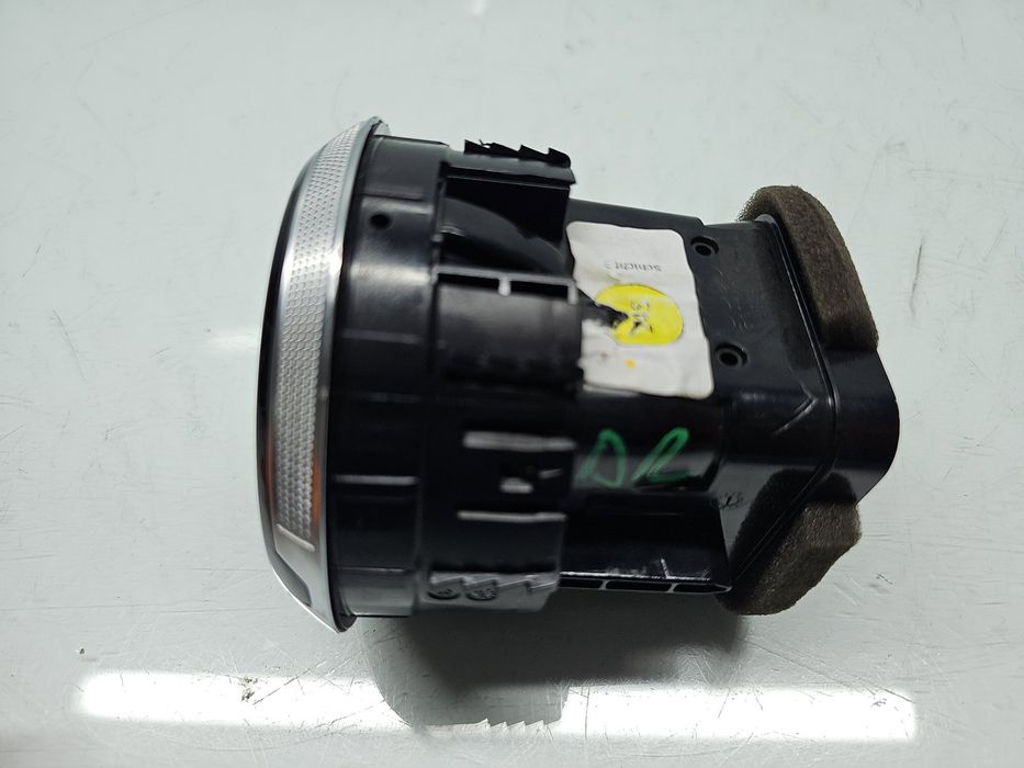 Grila aerisire dreapta AUDI A3 (8V1) [Fabr 2012-prezent] 8V0820901A