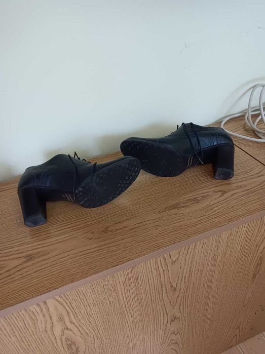 Обувки естесвена кожа с ток 7см (№39)