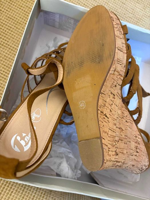 сандали  номер 40