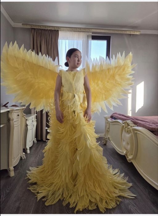 Платье ручной роботы.