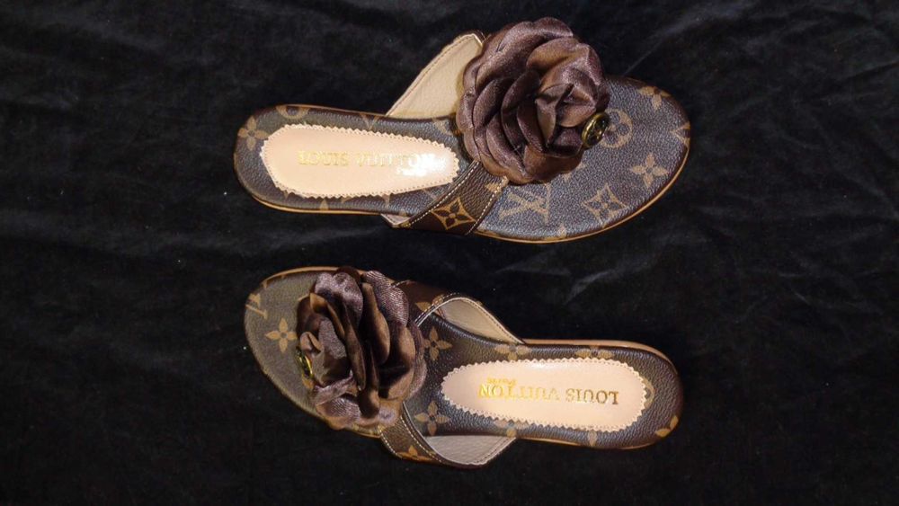 Papuci dama flip-flops eleganti casual slapi femei floare satin maro