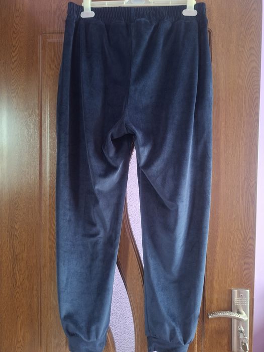 Vând Trening Damă Catifea Mărimea XXL