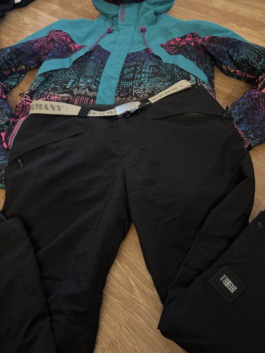 Set/ compleu/ costum snowboard sau ski