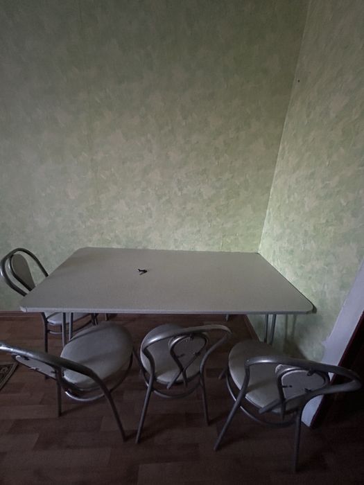 Кухенный стол и стуля