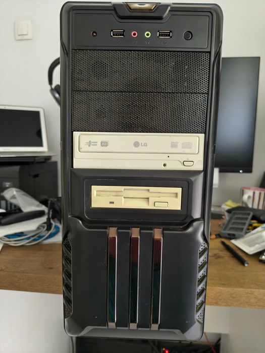 PC retro AMD Athlon II X4 640, ATI HD 5450, SSD 128GB, 4GB DDR2, Windows 10, DVD-RW, floppy