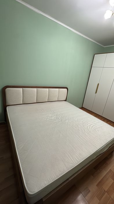 Кровать с матрассом