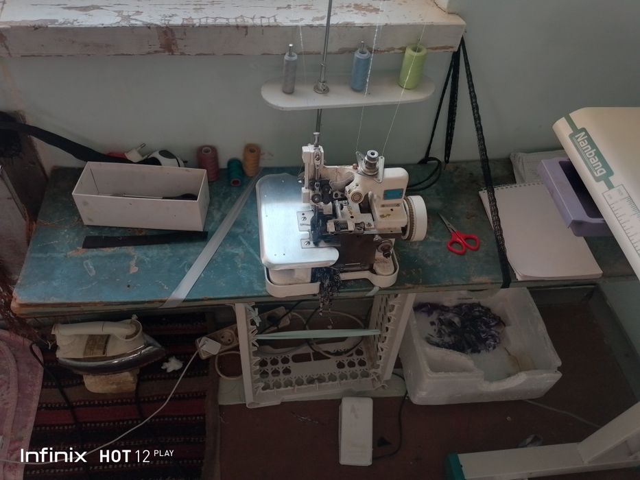 (SROCHNI SOTILADI) Tikuv mashinkasi sotiladi averlok va tuğri chok