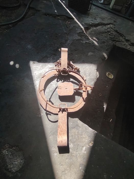 Капан за лисици и мотика