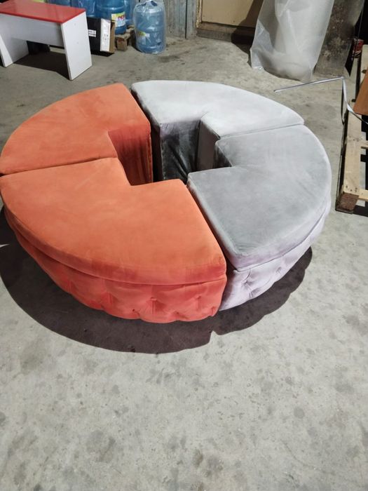 Продам столы, пуфы , камод