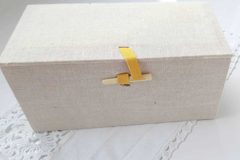 Голяма ваза от Юск и 3 малки вазички (чешка, шотландска и китайска)