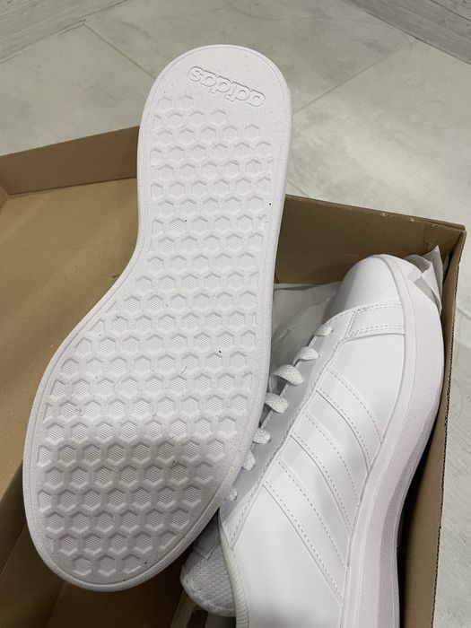 Кецове  Adidas Grand court base 2.0
