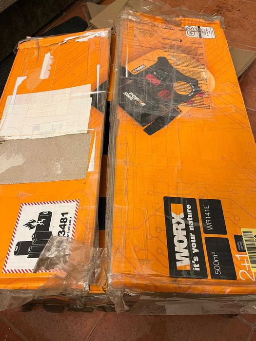 Robot tuns iarba Worx M500 v2 20 V 2 Ah lățime de tăiere 18 cm 9,1 kg