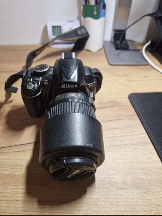 Nikon DSLR D3100 cu trepied