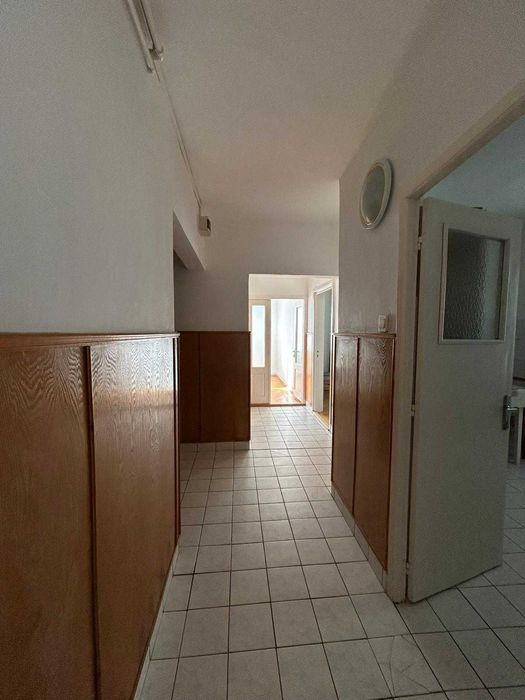 Inchiriez apartament