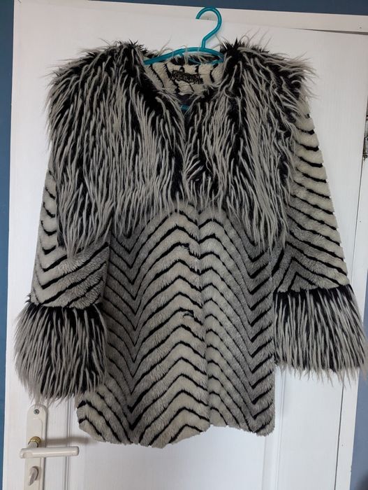 Нова цена! Палто вталено с голяма яка