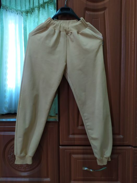 Спортивный костюм на девочку