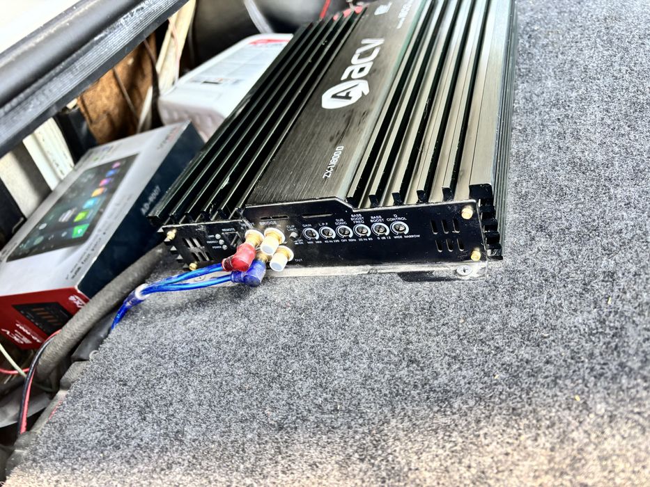 Продам самбуфер в идельном состояние