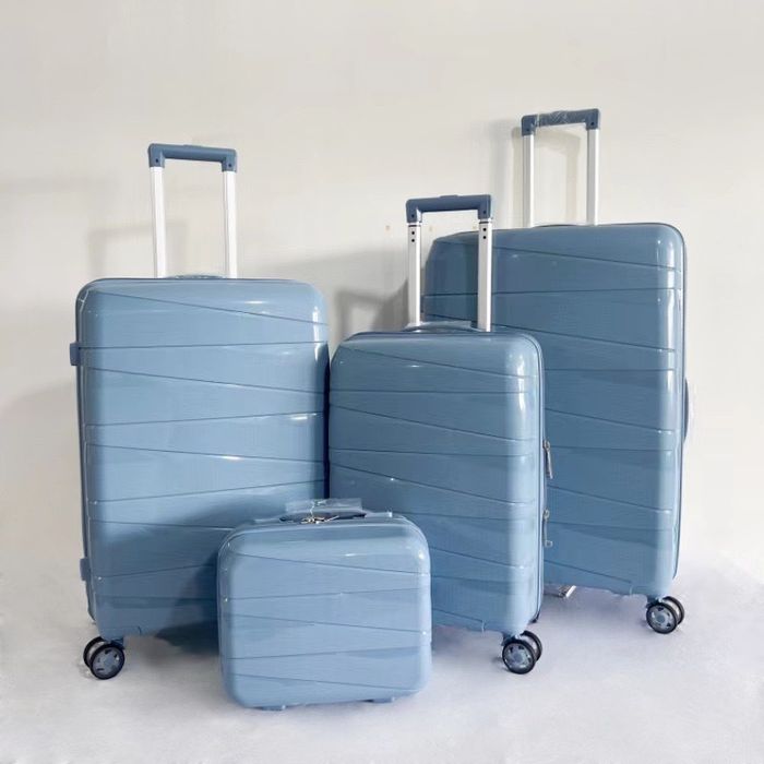 Чемоданы 4в1  25000 тг