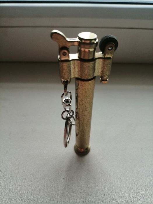 Тонкая, красивая из латуни.