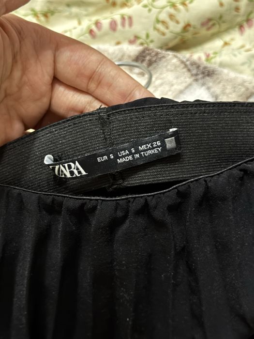 Черная юбка плиссе Zara, S-M размер