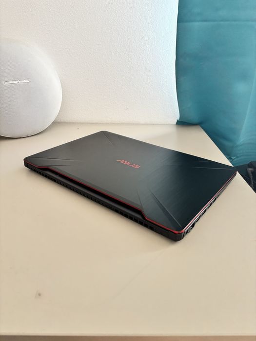 Asus Tuf Gaming• i5-8300H• 16Gb ram• Nvidia GTX 1050• SSD + 1Tb