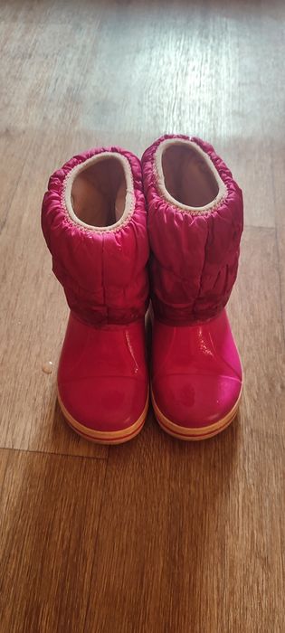 Детские сапожки. На девочку 5-6 лет.