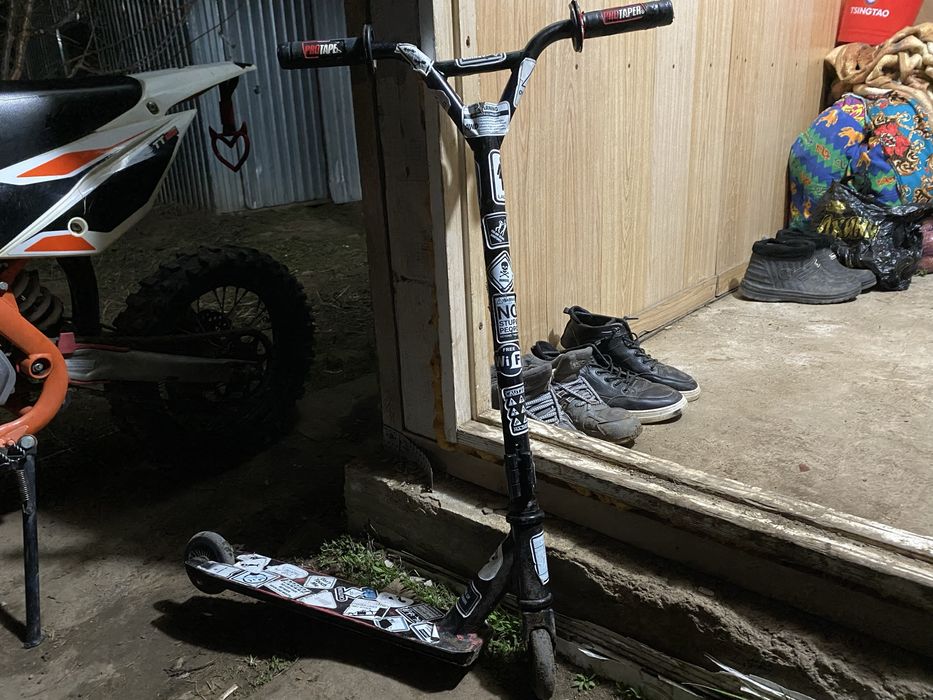 Продам трюковой самокат дешево срочно