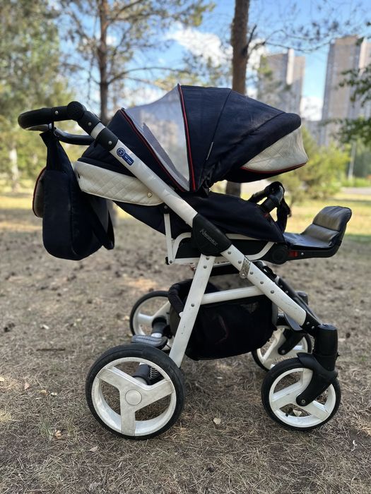 Продам коляску 3 в 1