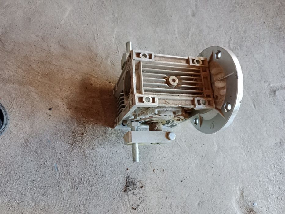 Мотор с редуктором