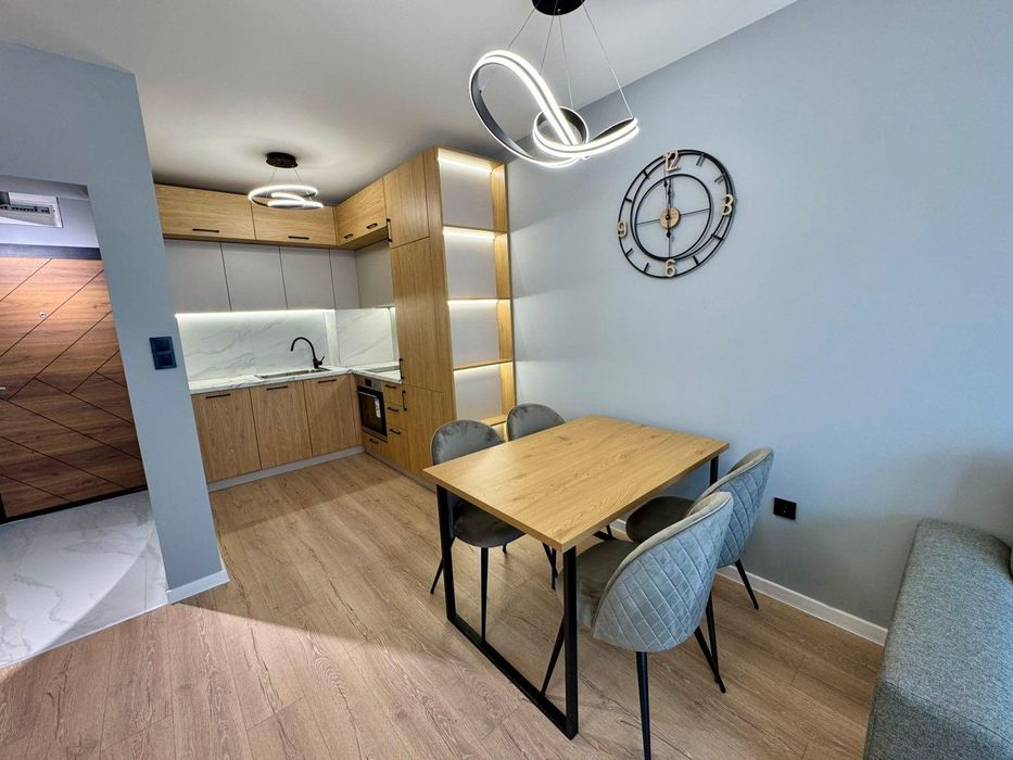 Продава се Двустаен апартамент в Пловдив, Остромила - 60 кв.м за 2250 €/кв.м - Снимка #1