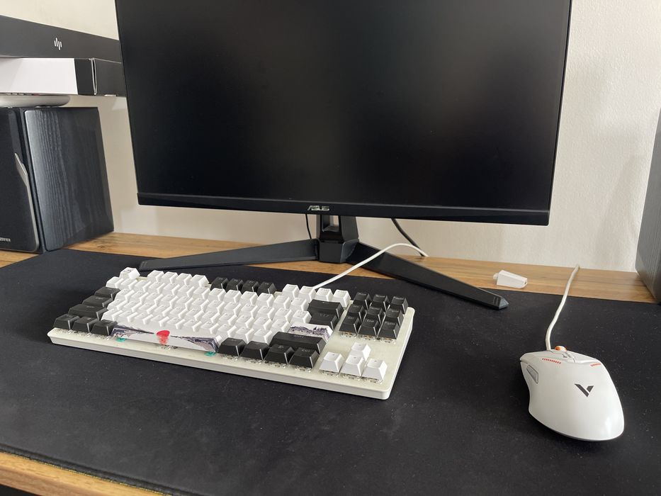 Dark Project One klaviatura sotiladi