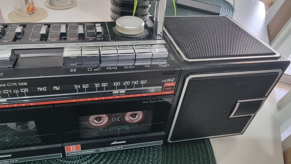 Boombox radio casetofon Universum  CTR-1358 Impecabil !