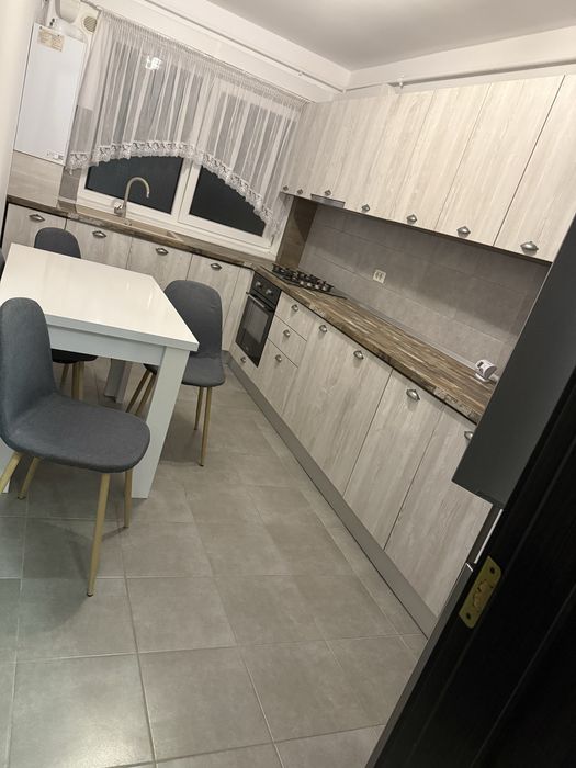 Ofer spre inchiriere apartament cu 2 camere . Zona Subcetate , Sanpetru