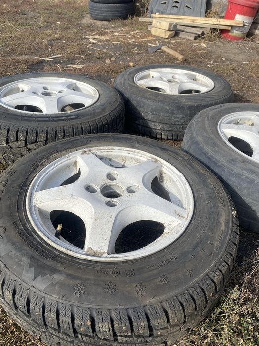 Продам лежат без надобности