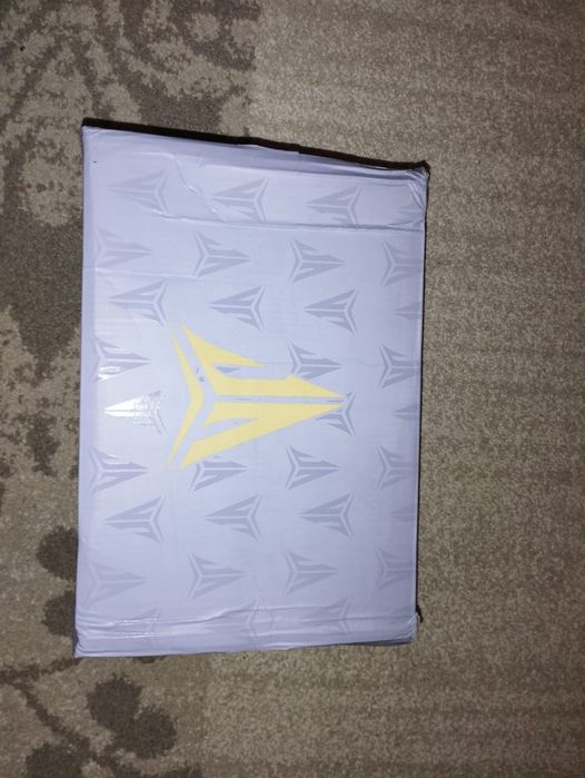 Продам кроссовки баскетбольные