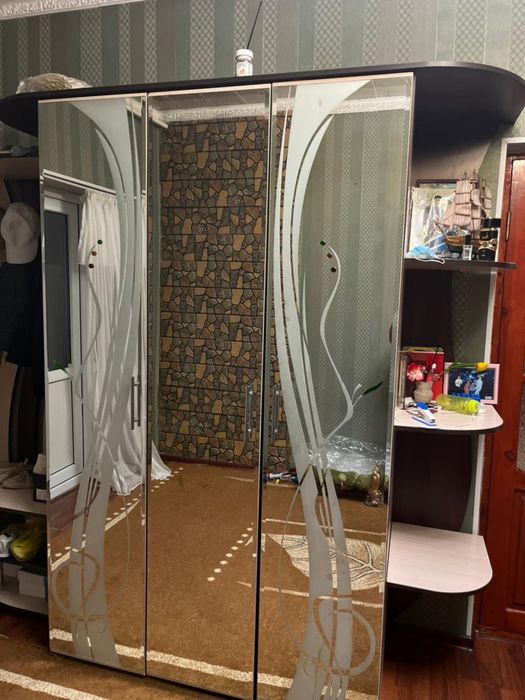прихожая шкаф сатылады срочно!
