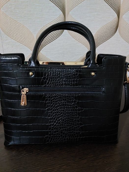 Продам новую сумку d.patrici