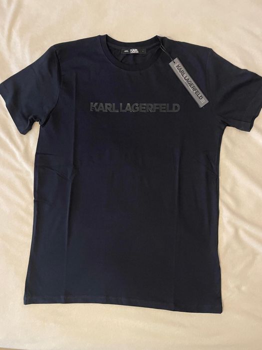 Karl Lagerfeld тениска.Налични размери M,L,2Xl