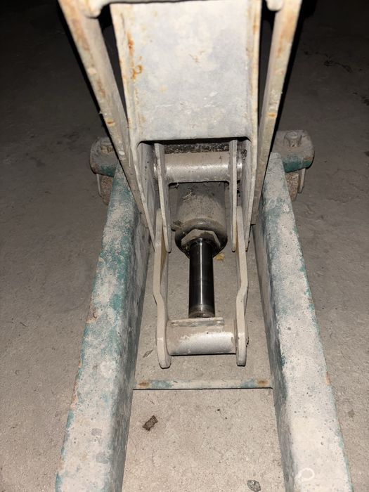 Домкрат гидравлический.