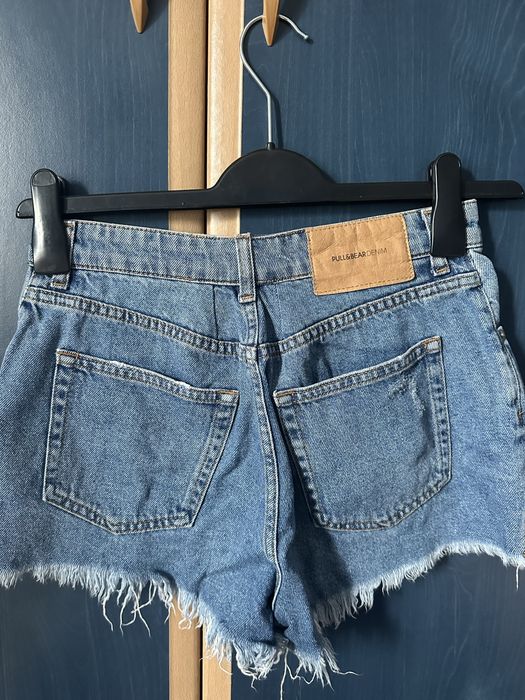 Pantaloni scurti