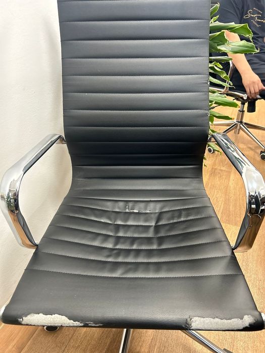 Офисные кресло. Экокожа