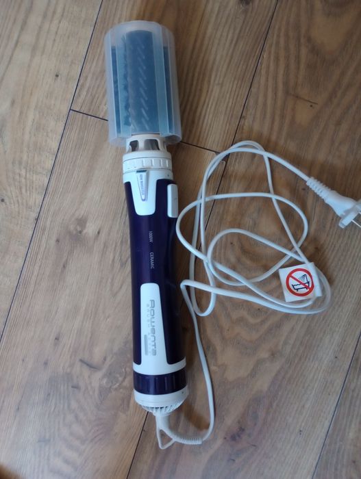 Vând 2 troler dimensiuni L..o placa par ,o perie rotativa ,un fier de calcat